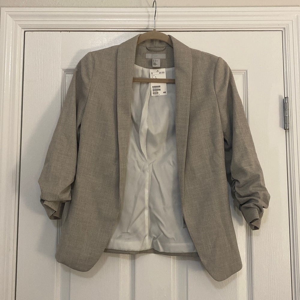 H&M cropped sleeve blazer